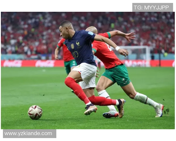 卡欧冠竞技场聚焦：足球球星争锋对决，荣耀与梦想的巅峰对话