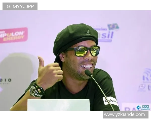 古利特经典足球球星摆件雕塑 精美收藏品 彰显足球传奇魅力